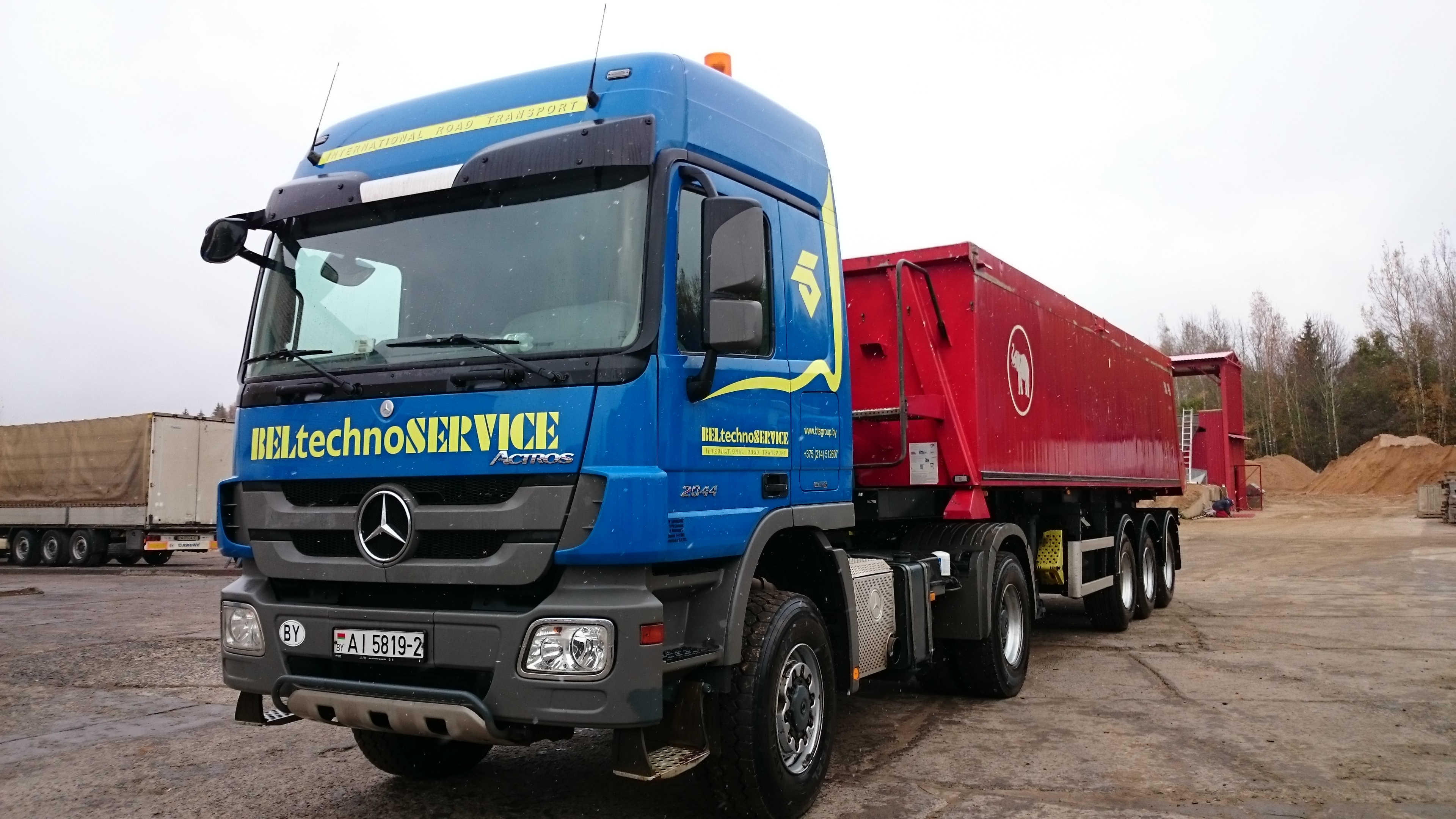 Перевозки сыпучих грузов в полуприцепах самосвального типа